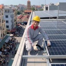 Thi công điện mặt trời tại phường Đông Vệ, TP. Thanh Hóa.